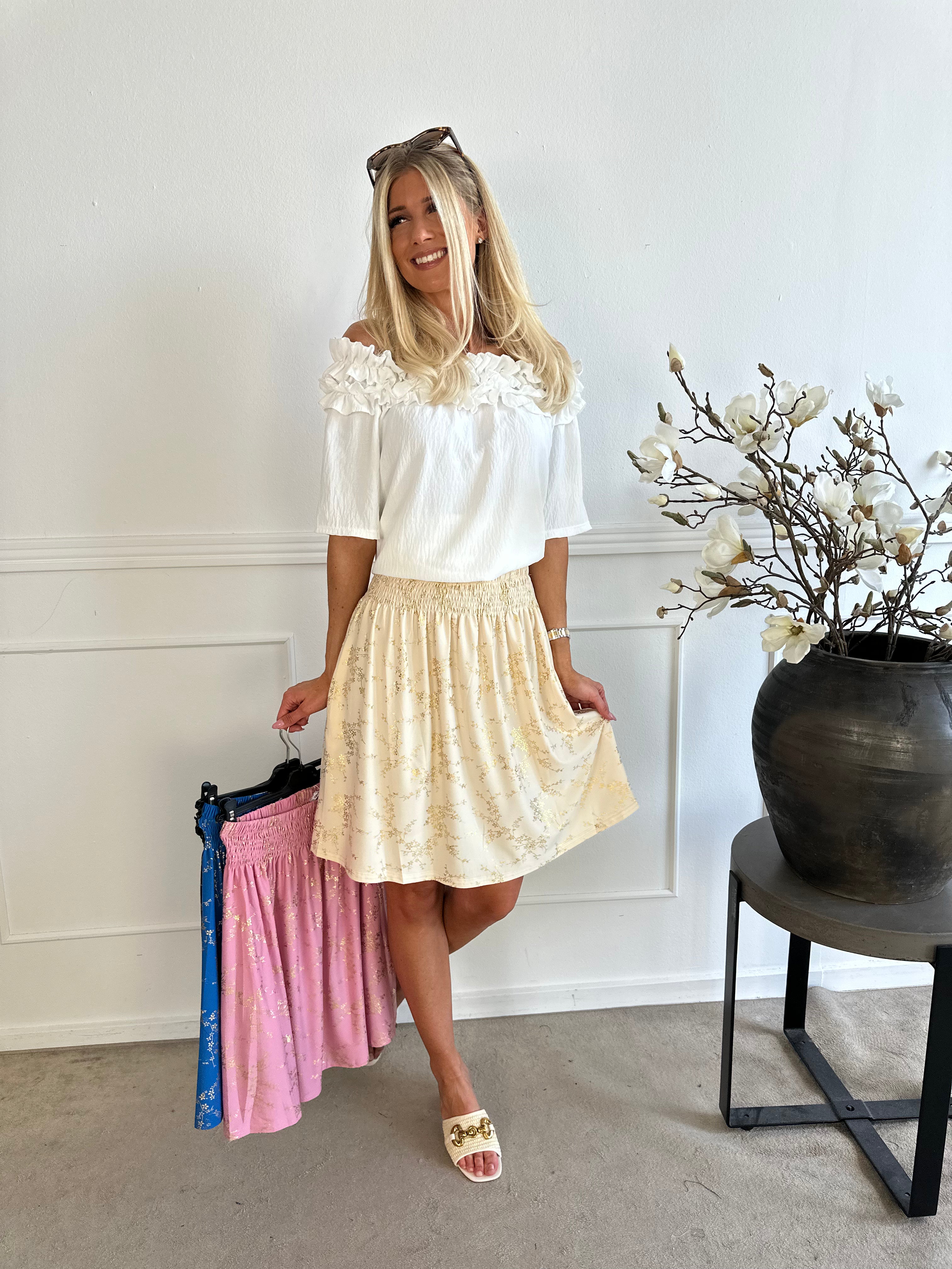 Pams Gold Short Skirt - Kort nederdel i stretchy stof med lommer